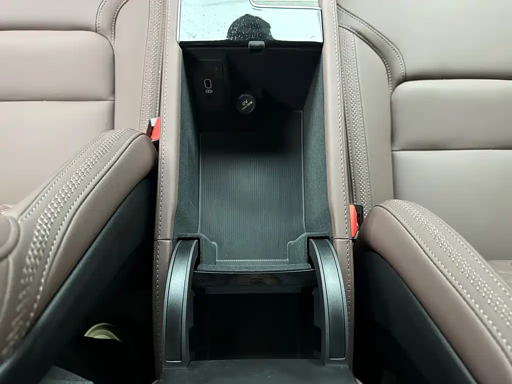 Volvo S90 — миниатюра 28