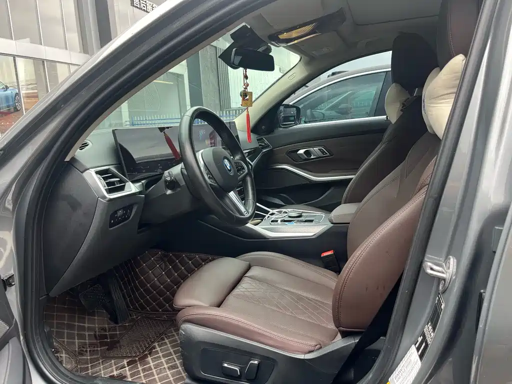 BMW i3 2024 eDrive 40 L Sport