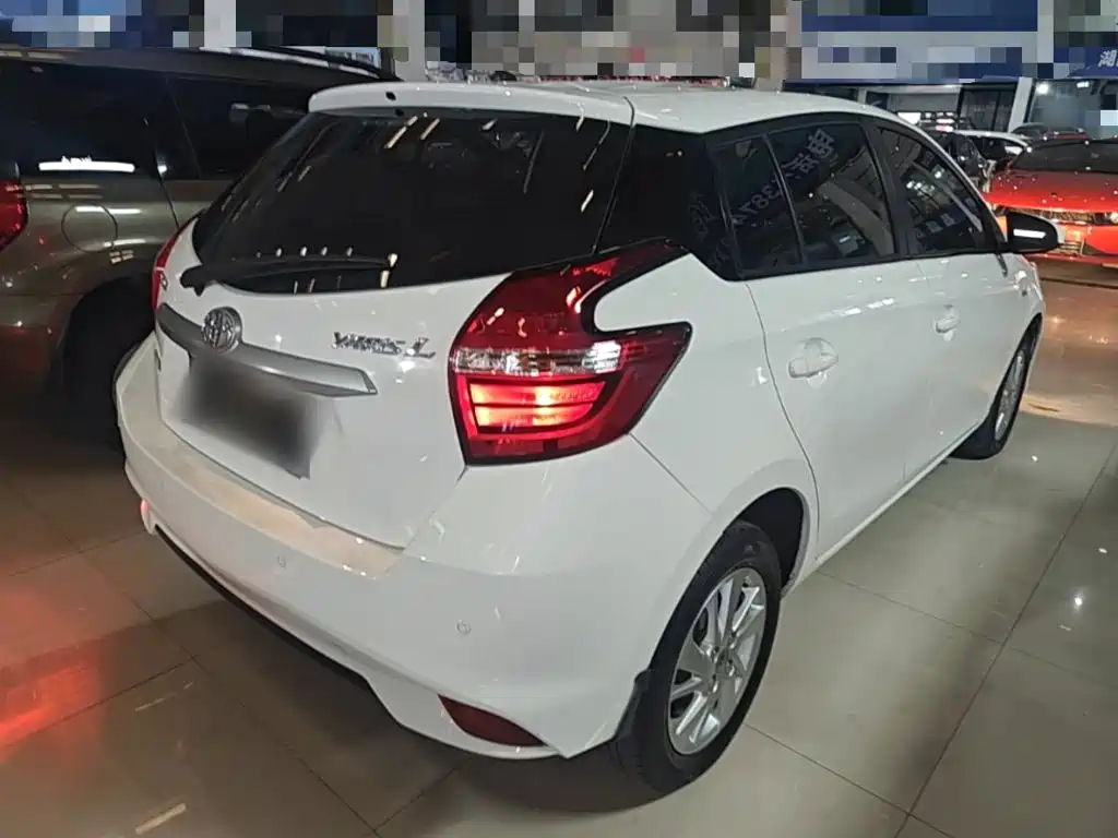 Toyota Yaris L — миниатюра 7