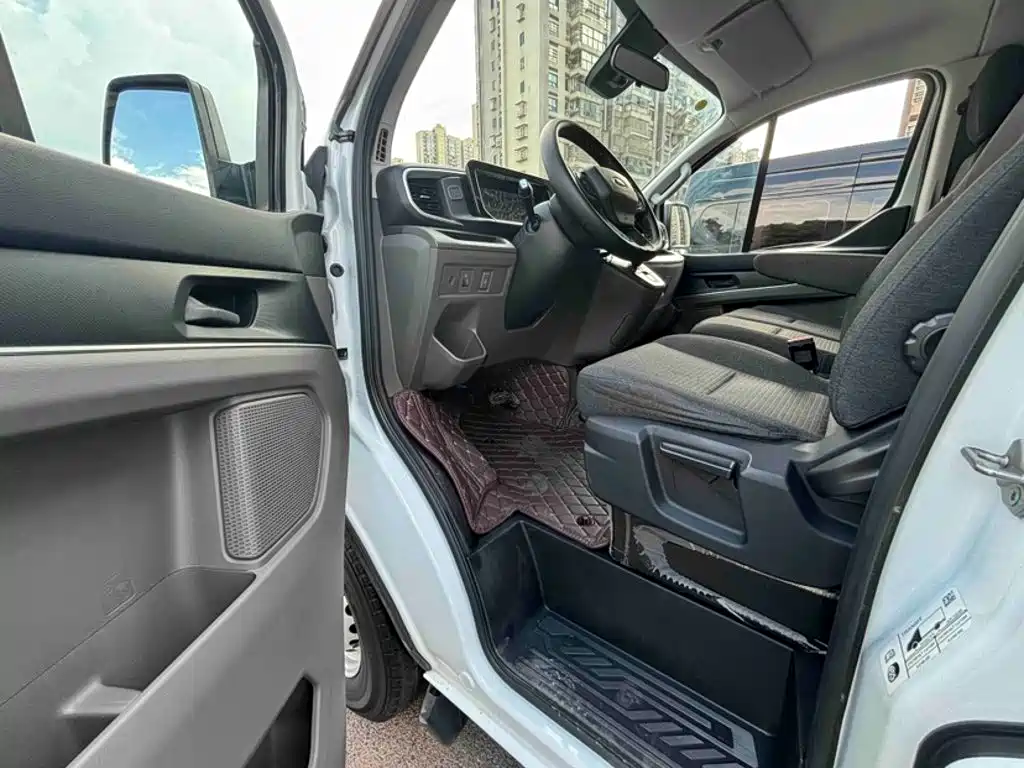 Ford Transit — миниатюра 12