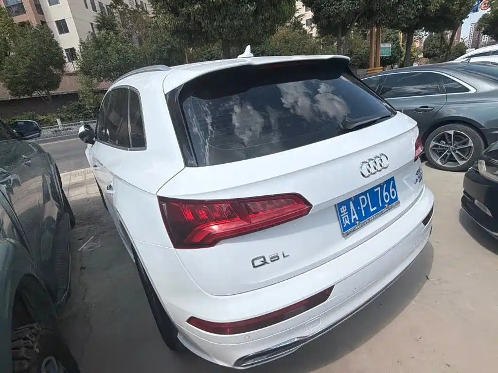 Audi Q5L — миниатюра 8