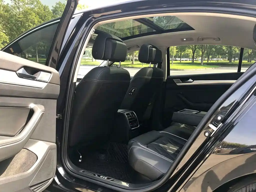 Volkswagen Magotan PHEV — миниатюра 9