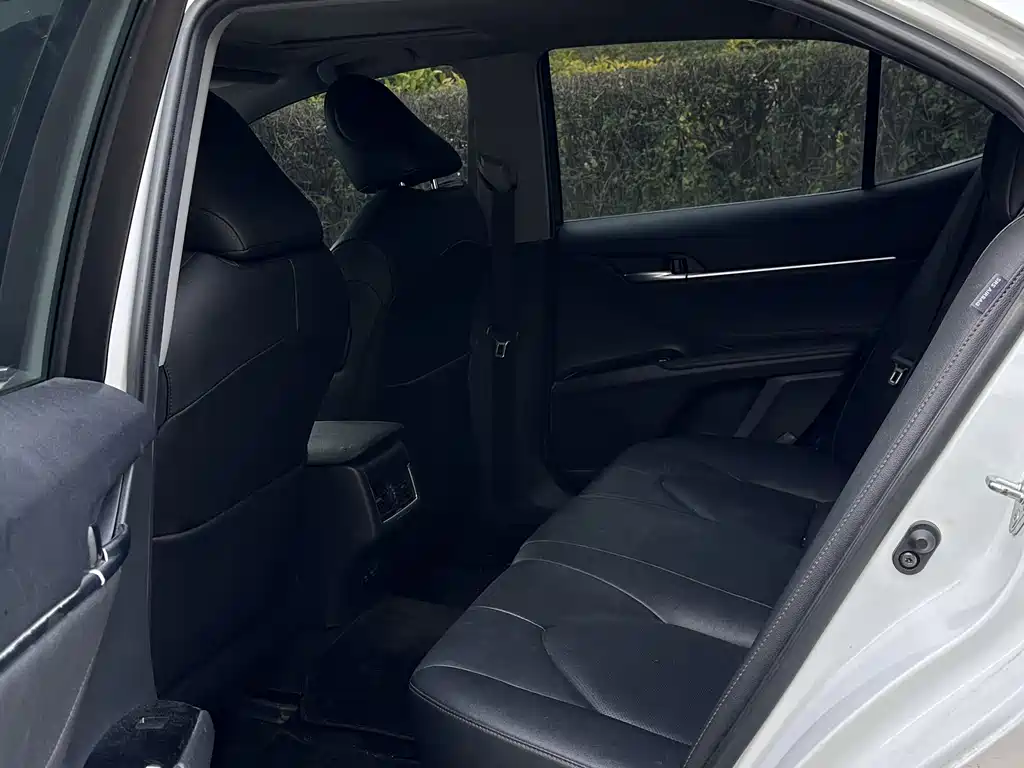 Toyota Camry 2021 2.0G Luxury