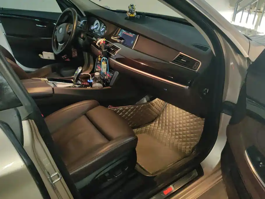 BMW 5 Series GT — миниатюра 8