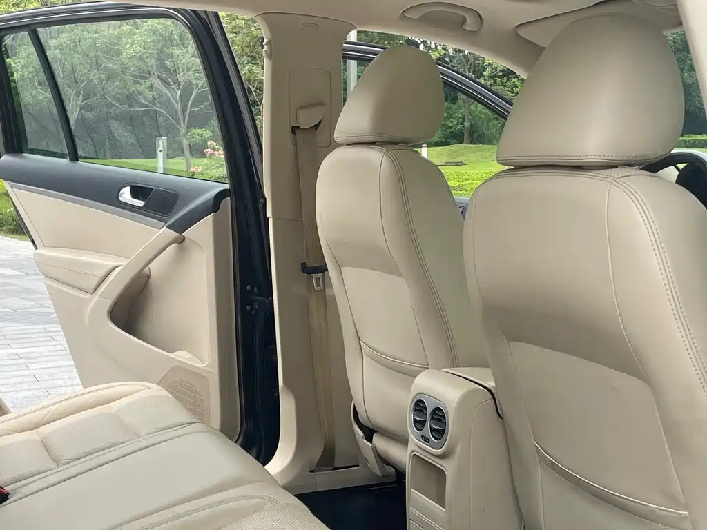 Volkswagen Tiguan 2015 1.8TSI AT Luxury