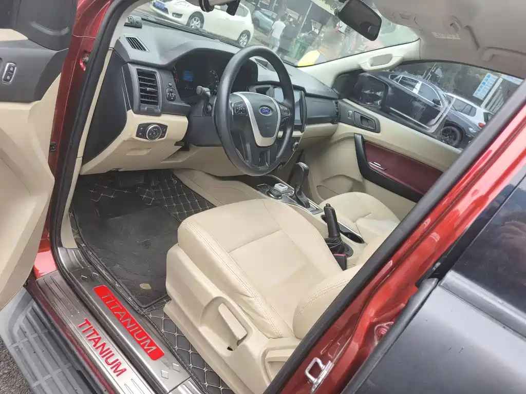 Ford Everest — миниатюра 5