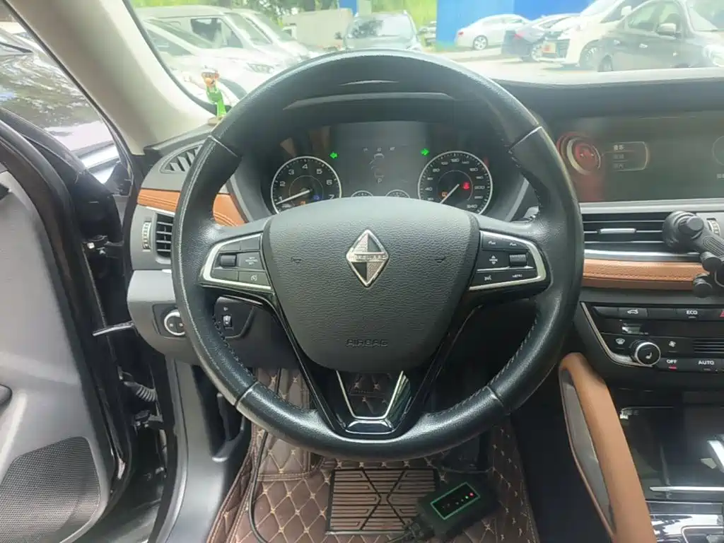 Borgward BX7 — миниатюра 11