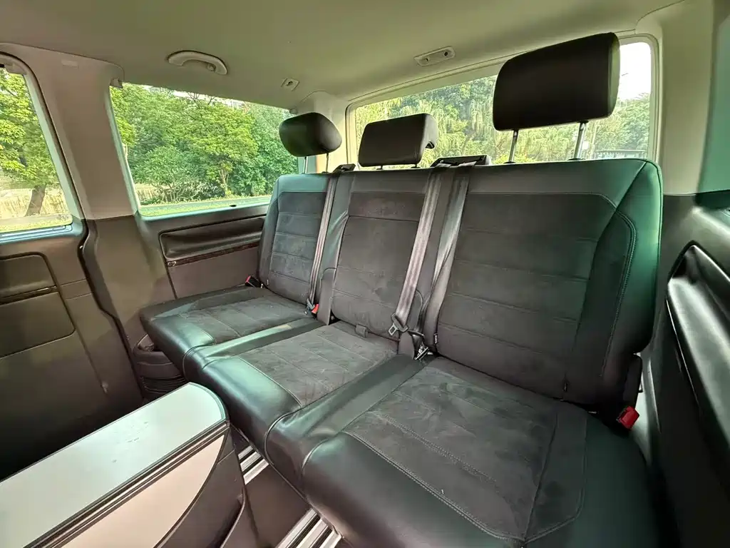 Volkswagen Multivan — миниатюра 9