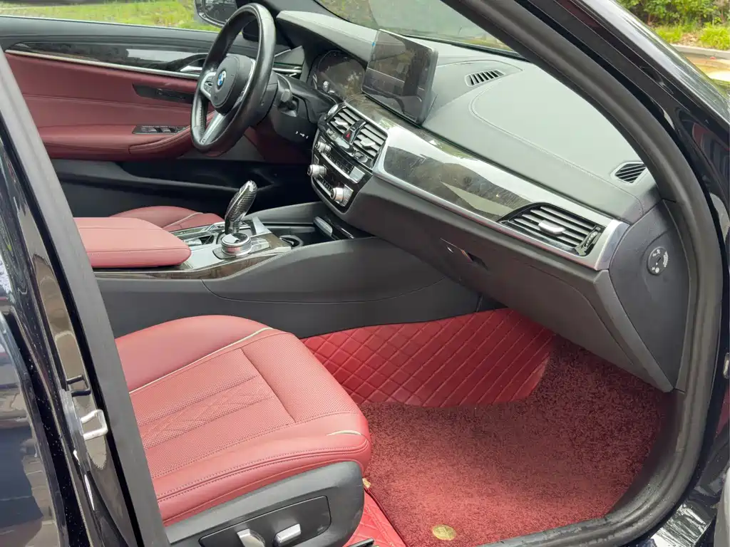 BMW 5 Series — миниатюра 9