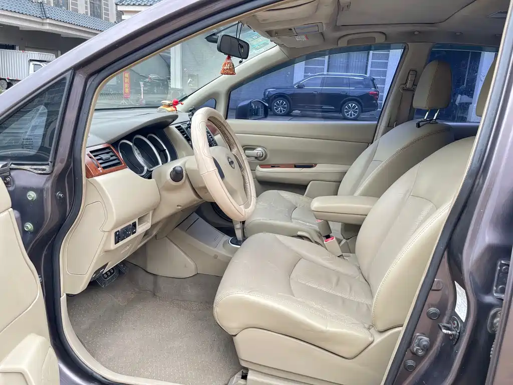 Nissan Tiida 2008 1.6L AT Luxury
