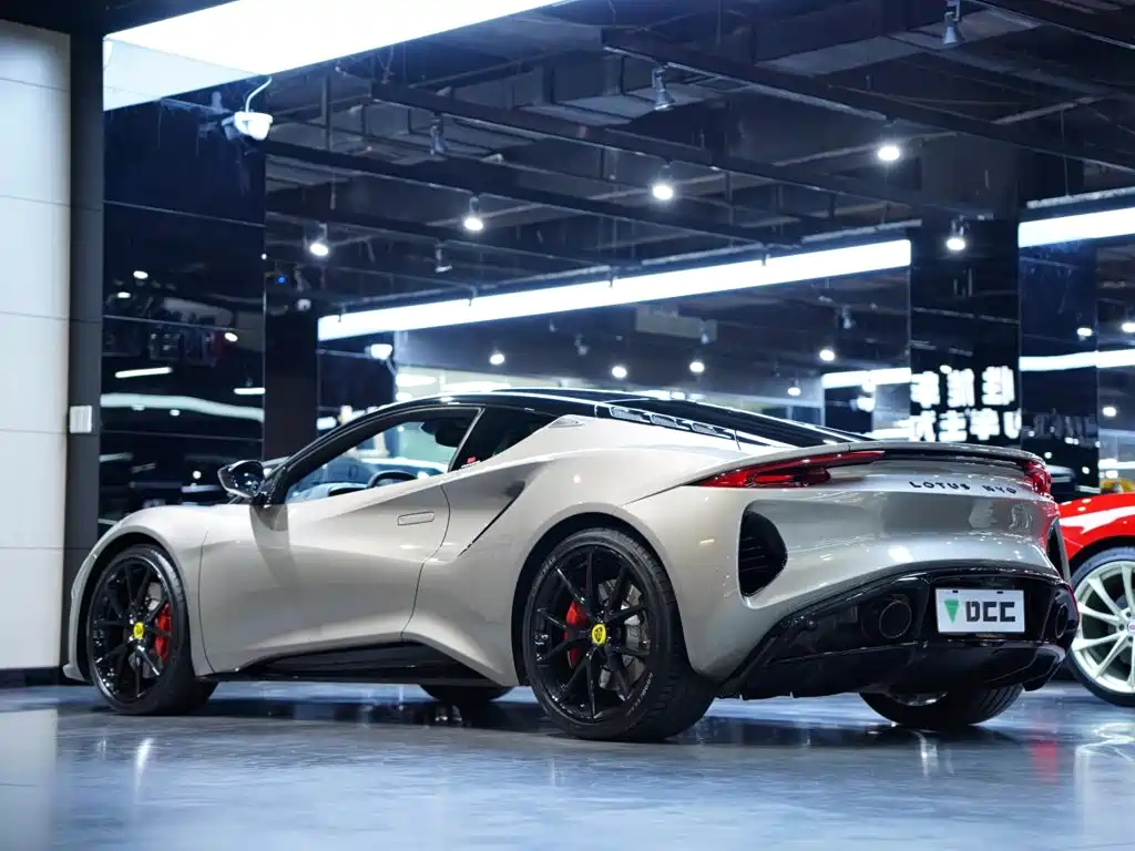 Lotus Emira — миниатюра 5