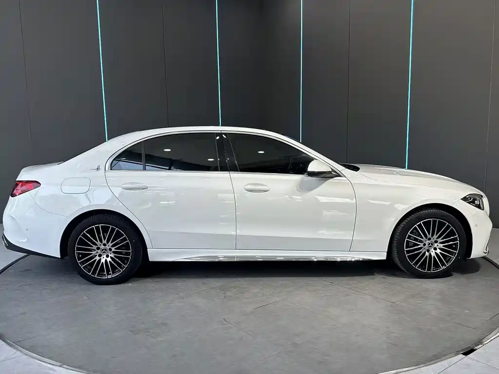 Mercedes-Benz C-Class — миниатюра 4