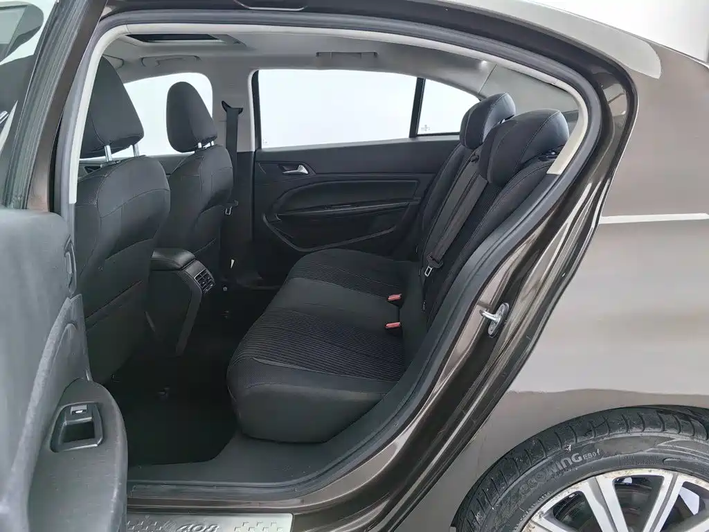 Peugeot 408 — миниатюра 15