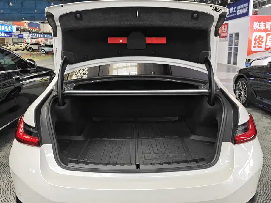 BMW i3 — миниатюра 4