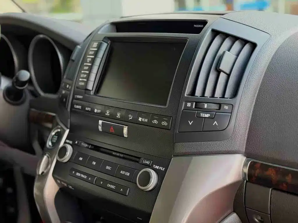 Toyota Land Cruiser — миниатюра 18