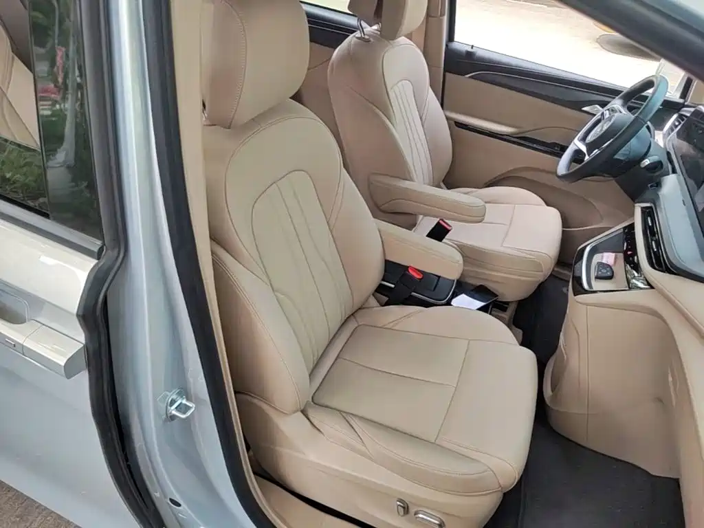 Buick GL8 Hybrid — миниатюра 25