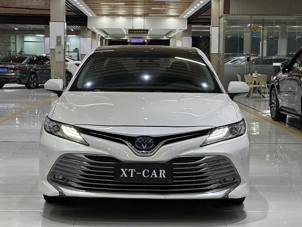 Toyota Camry — миниатюра 2