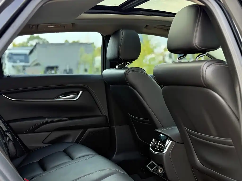 Cadillac XTS — миниатюра 9