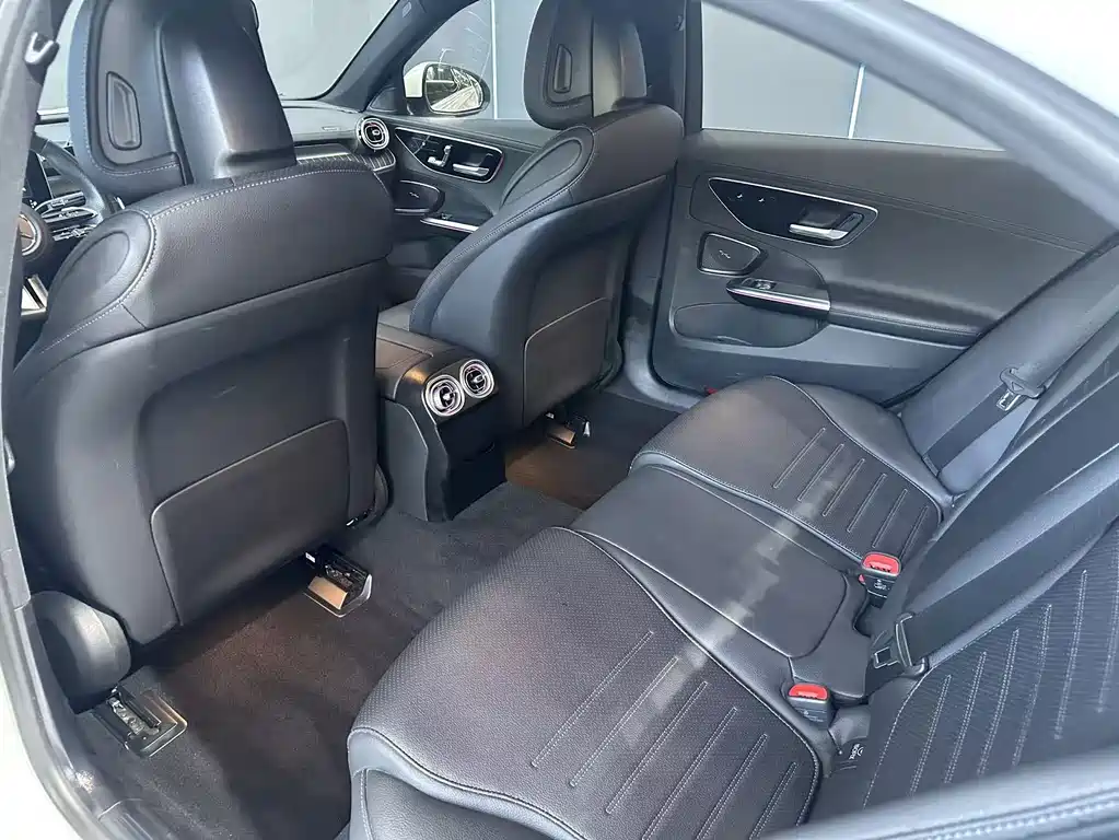 Mercedes-Benz C-Class — миниатюра 10