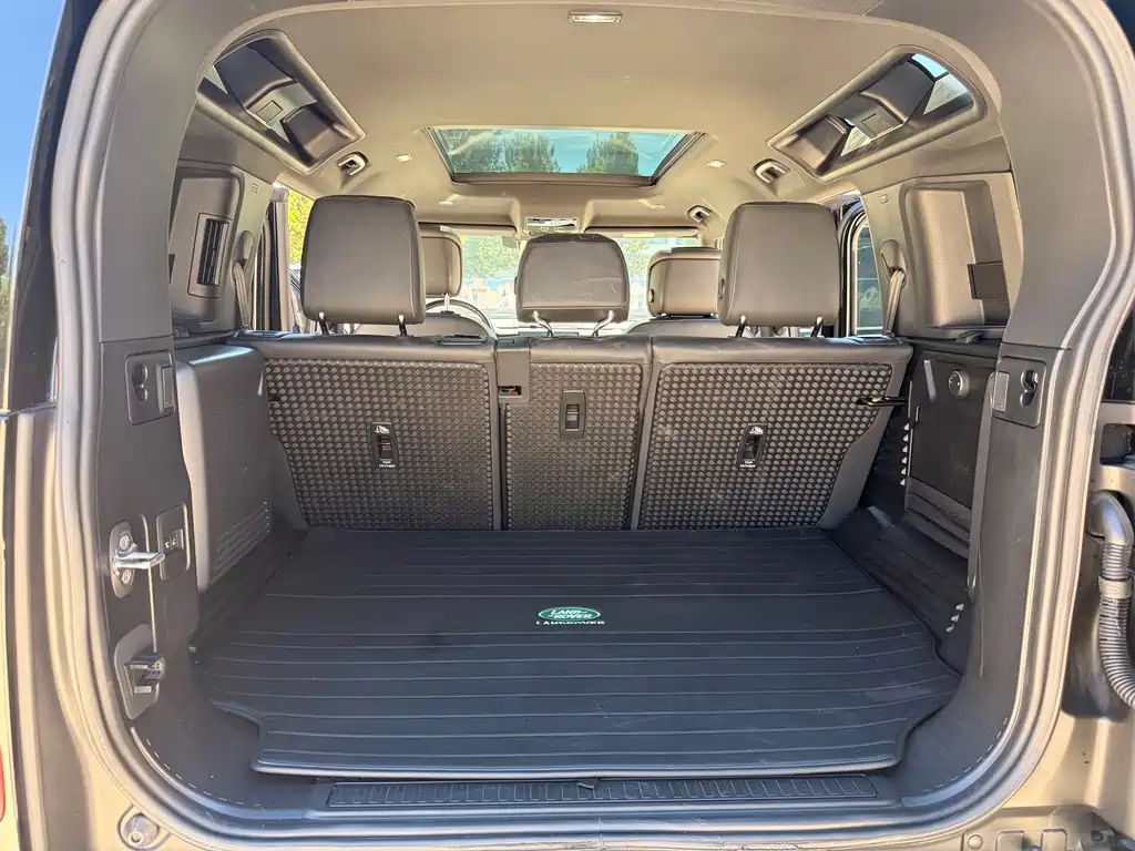 Land Rover Defender — миниатюра 17