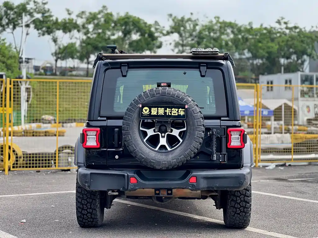 Jeep Wrangler — миниатюра 12