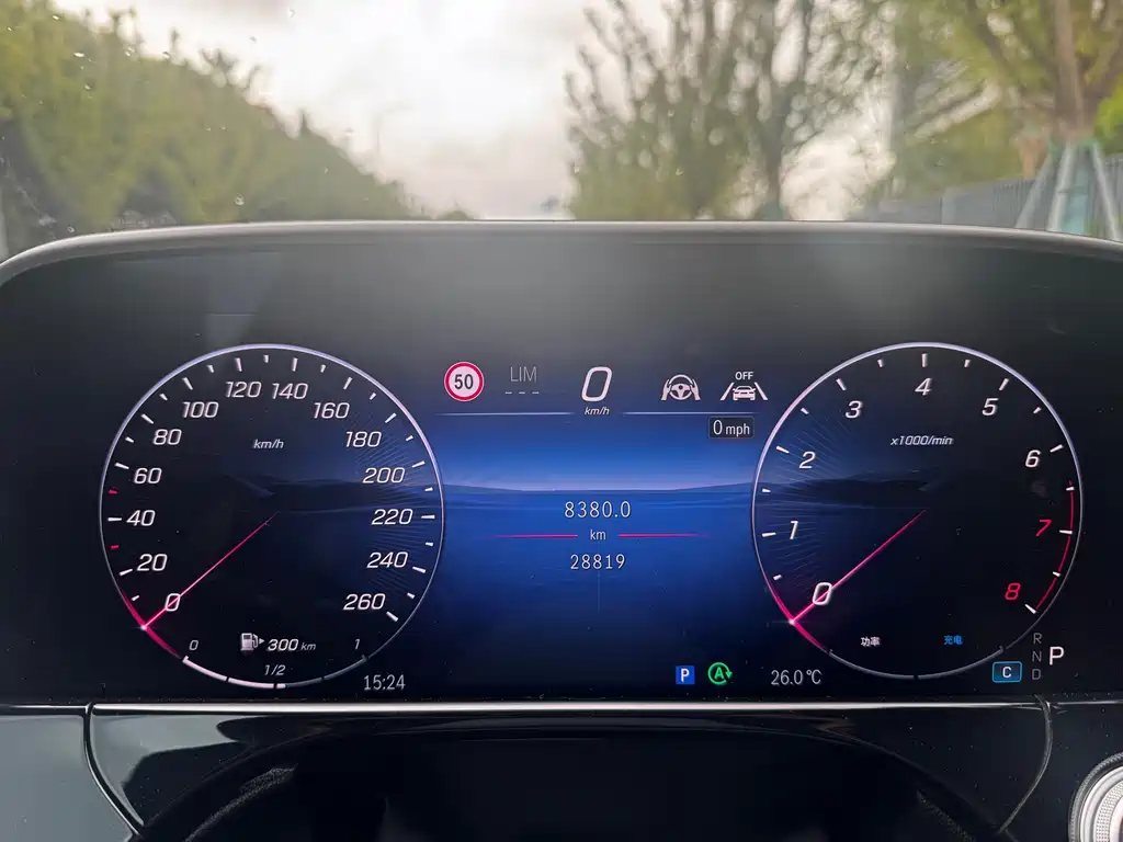 Mercedes-Benz E-Class — миниатюра 3