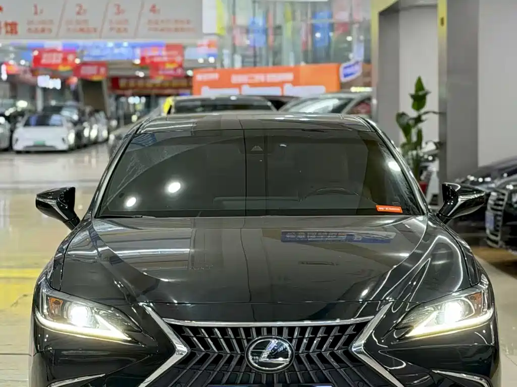 Lexus ES — миниатюра 2