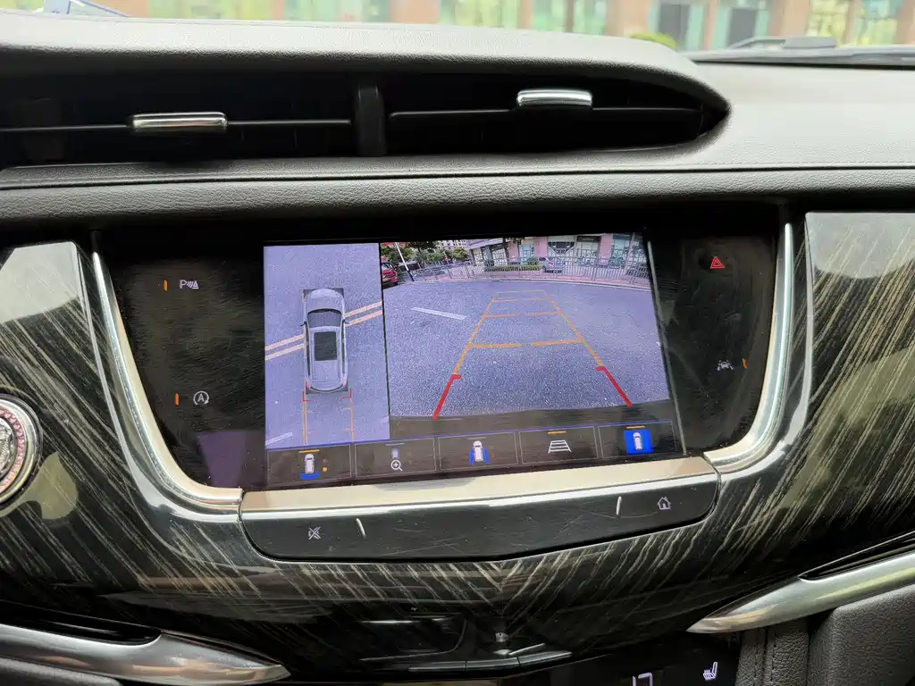 Cadillac XT6 — миниатюра 23
