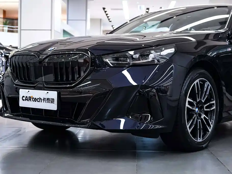 BMW 5 Series — миниатюра 3