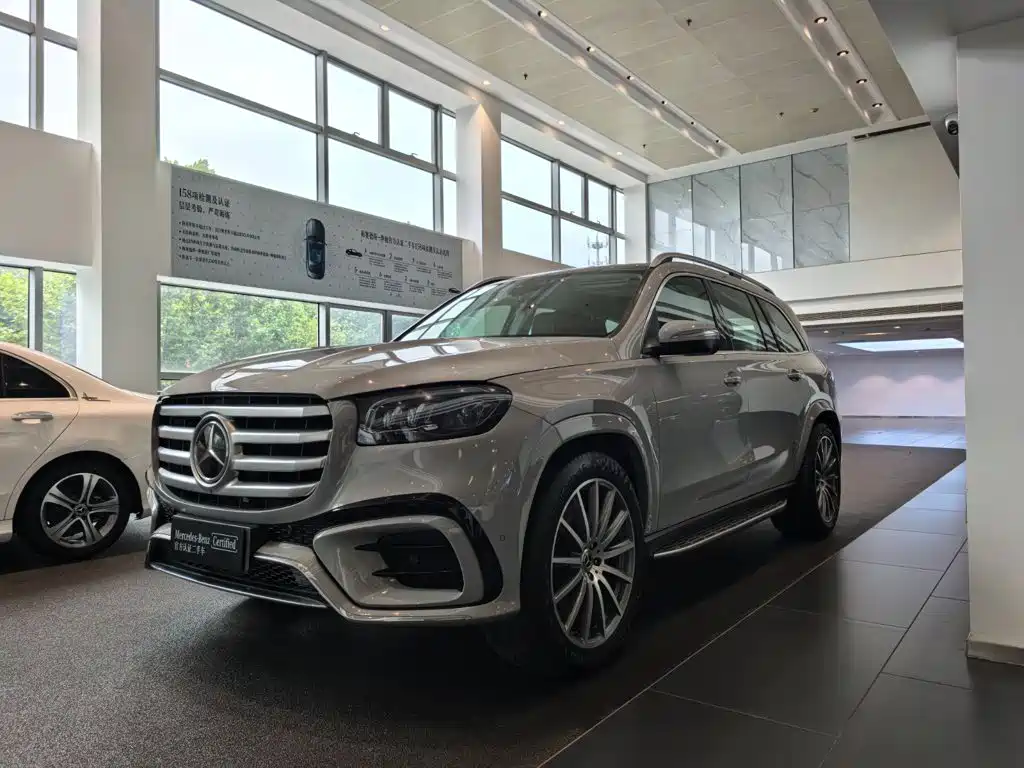 Mercedes-Benz GLS 2024 — фото 1