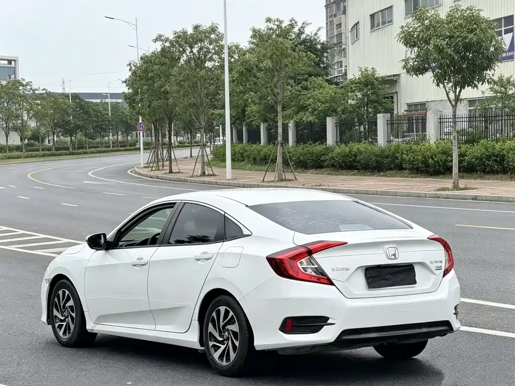 Honda Civic 2016 220TURBO CVT Luxury
