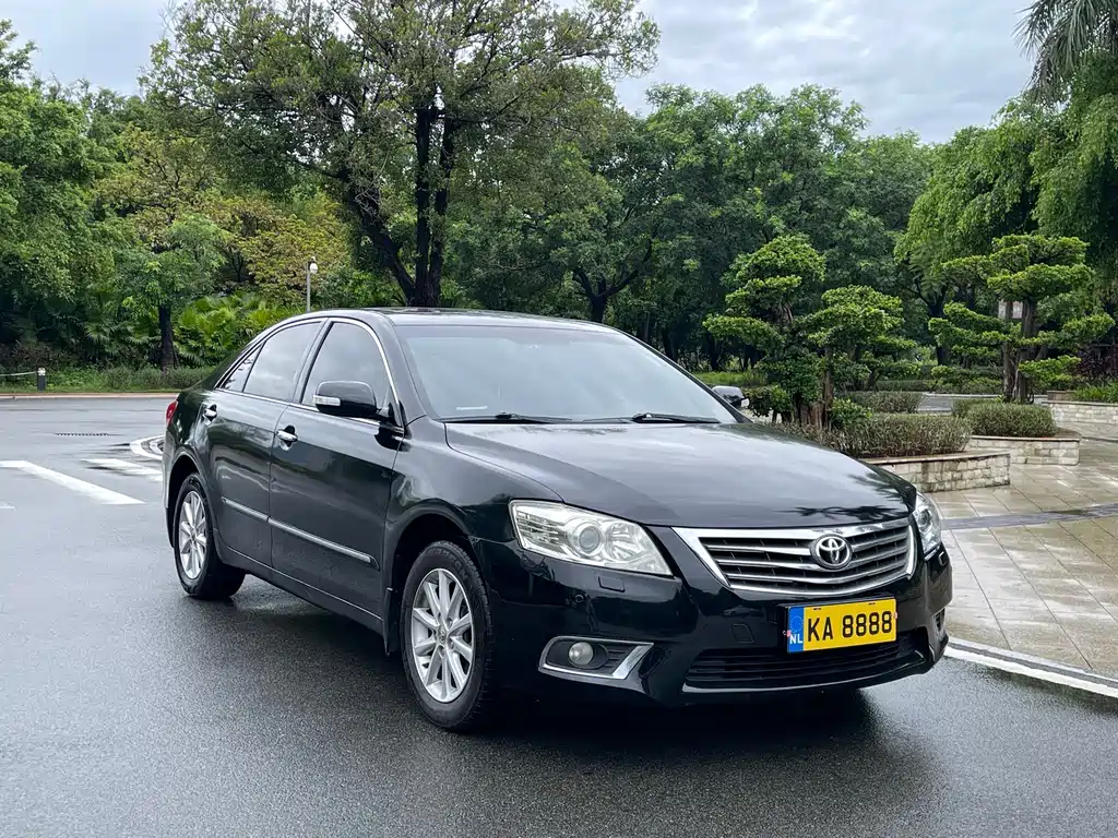 Toyota Camry — миниатюра 3