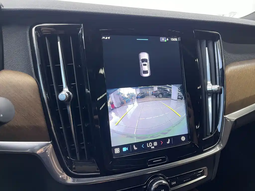 Volvo S90 PHEV — миниатюра 11
