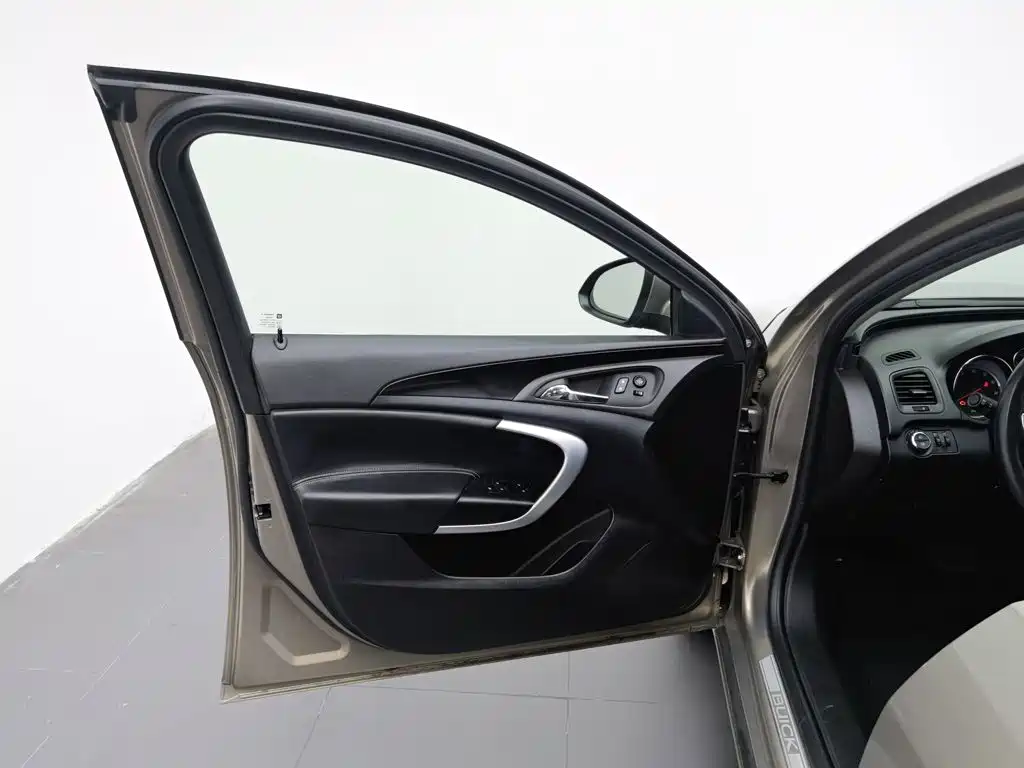 Buick Regal — миниатюра 8