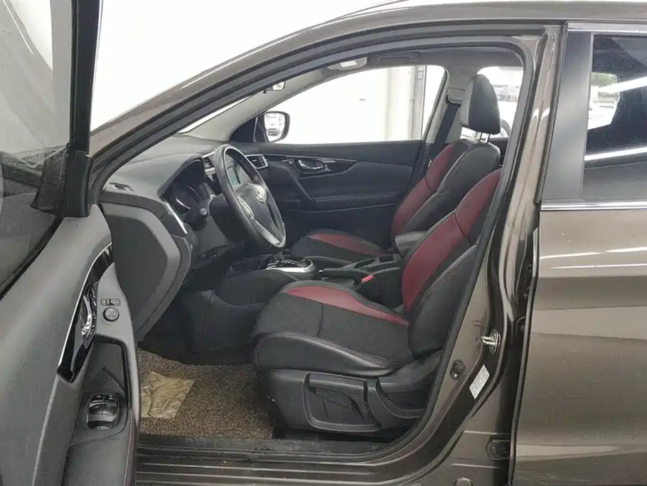 Nissan Qashqai 2017 2.0L CVT Luxury V