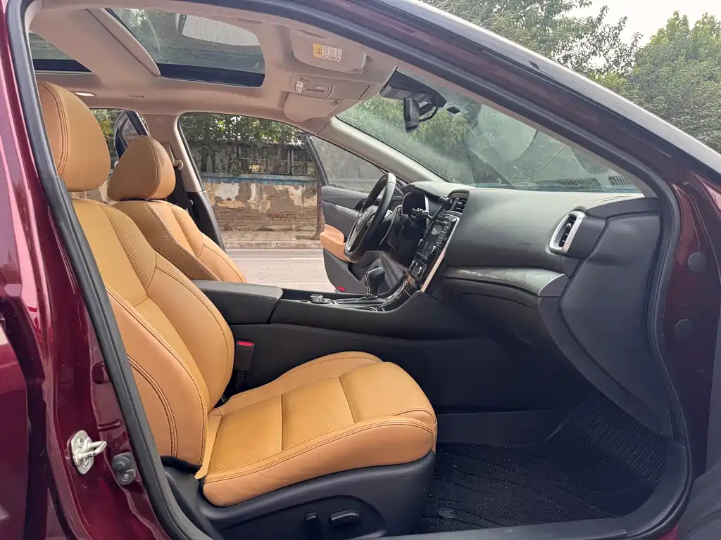 Nissan Cima — миниатюра 12