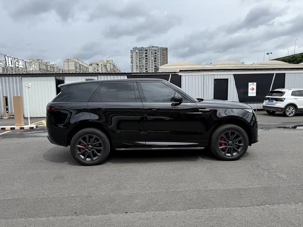 Land Rover Range Rover Sport 2024 400PS Dynamic SE