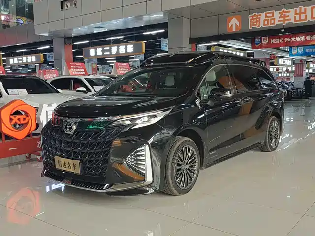TOYOTA SIENNA 2025
