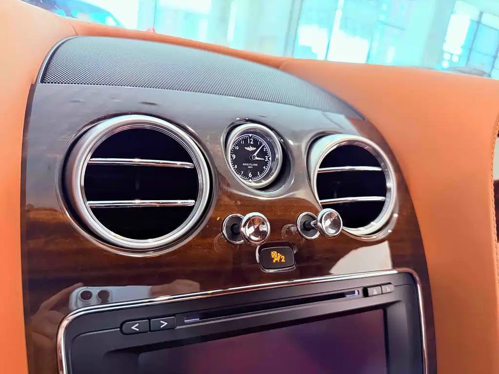 Bentley Flying Spur — миниатюра 11