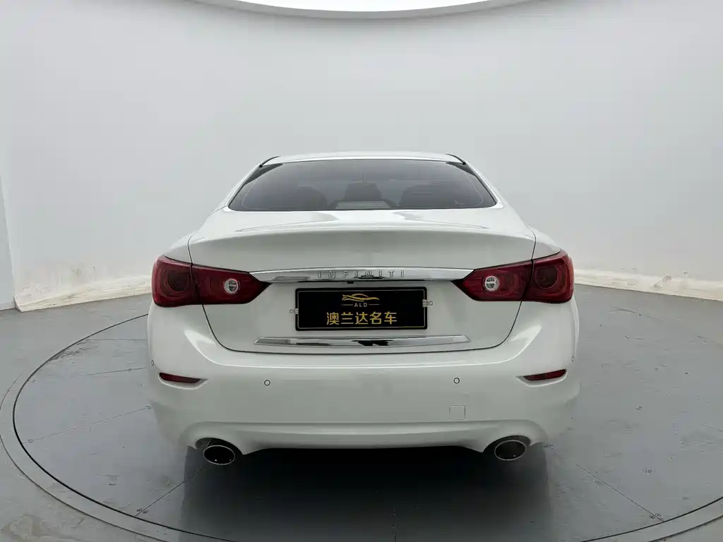 Infiniti Q50 2014 3.7L Comfort