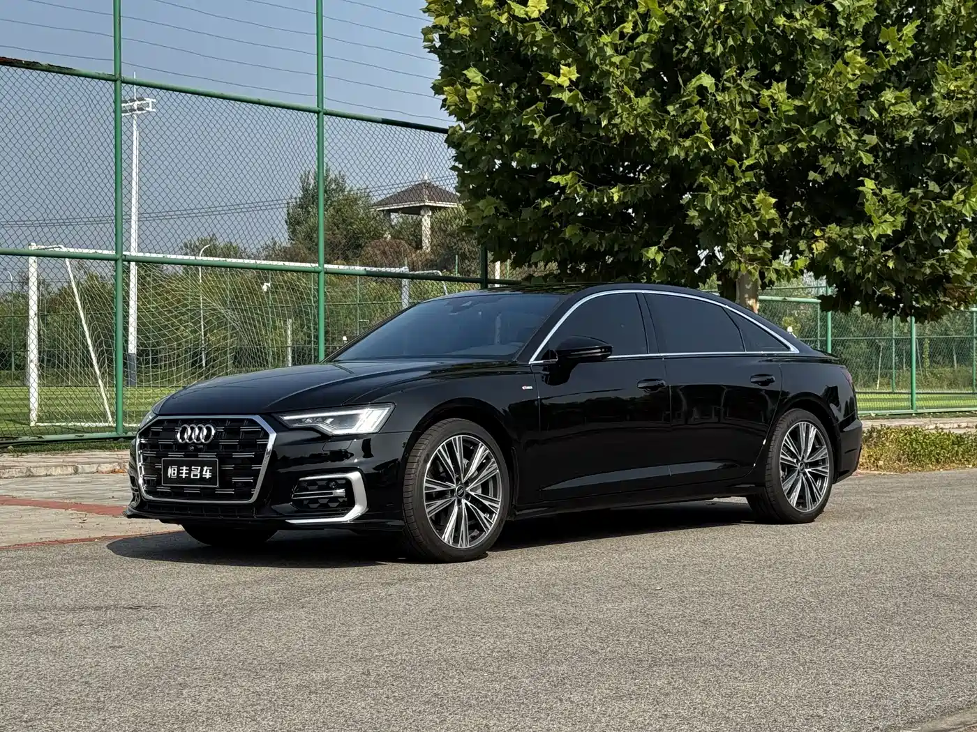奥迪A6L 2026款 45 TFSI 臻选动感型 2026