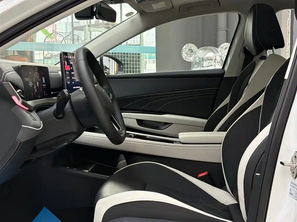 Volkswagen Sagitar 2026 L 300TSI DSG Luxury