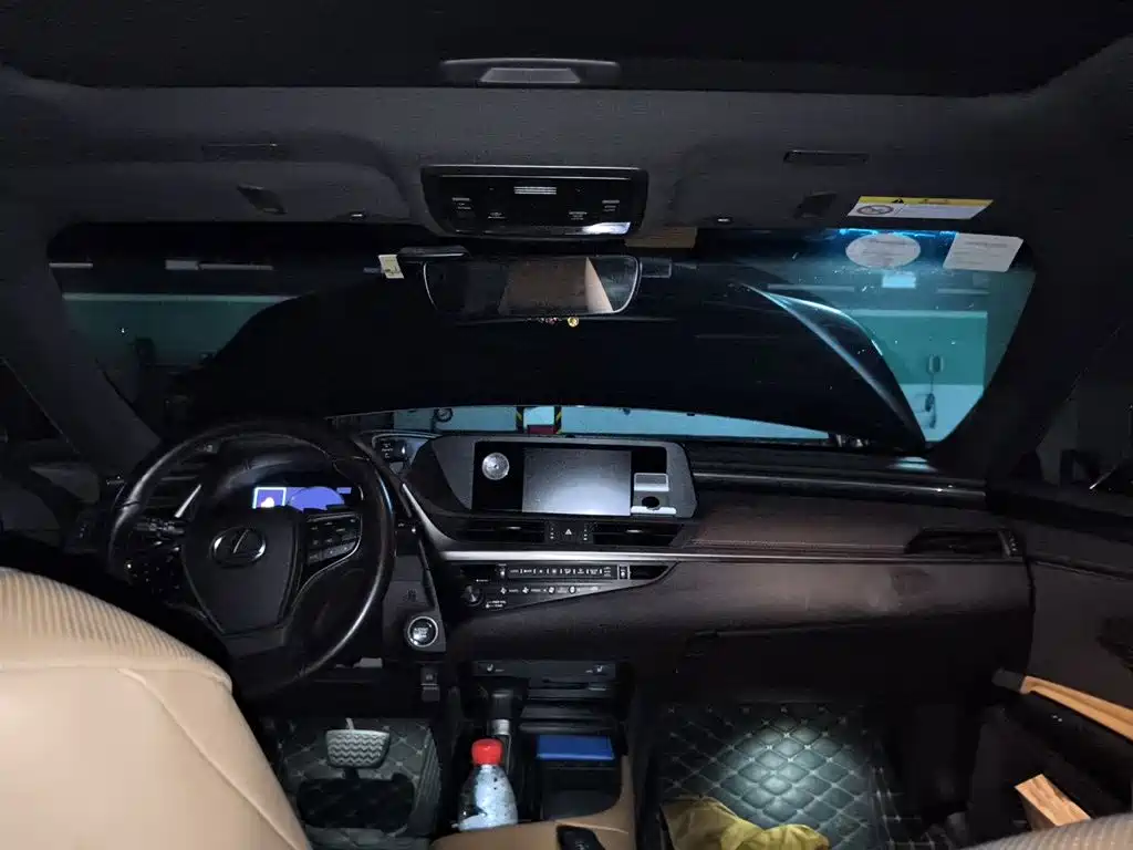 Lexus ES — миниатюра 19