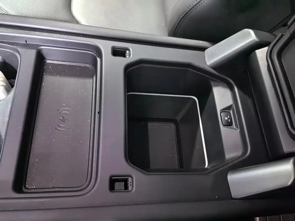 Land Rover Defender — миниатюра 7