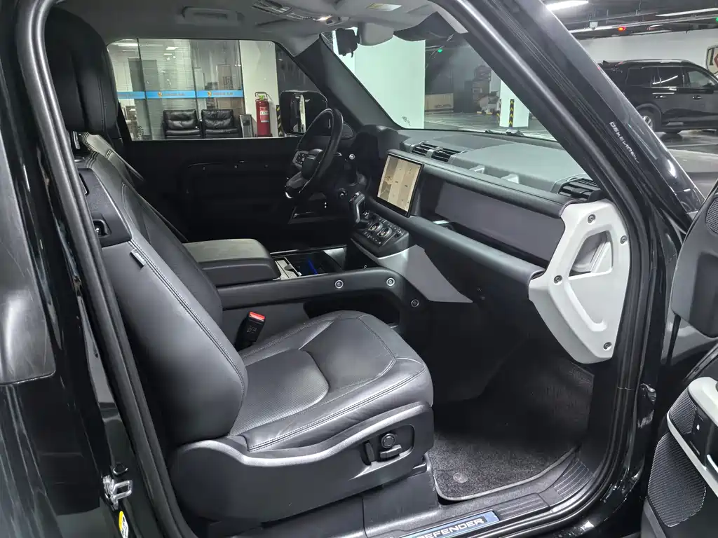 Land Rover Defender — миниатюра 12
