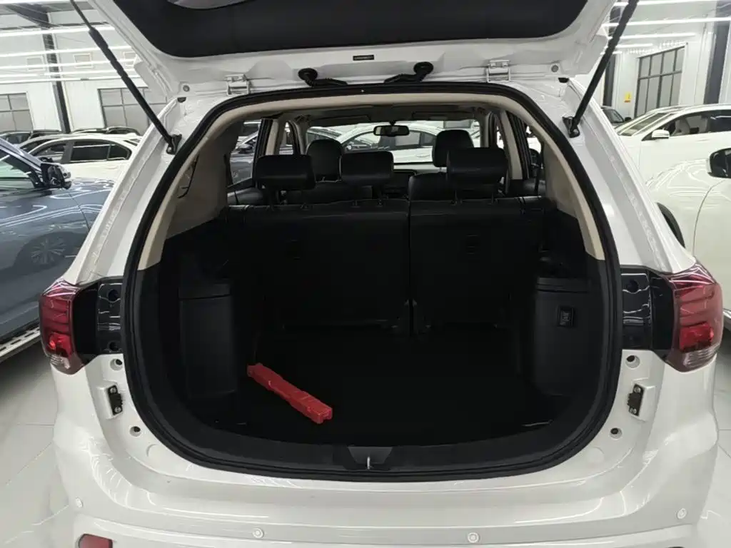 Mitsubishi Outlander — миниатюра 19