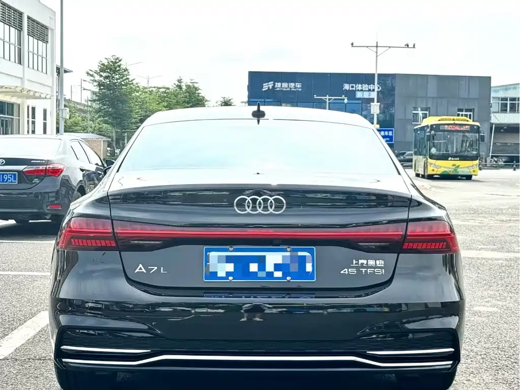 Audi A7L 2024 45 TFSI Luxury