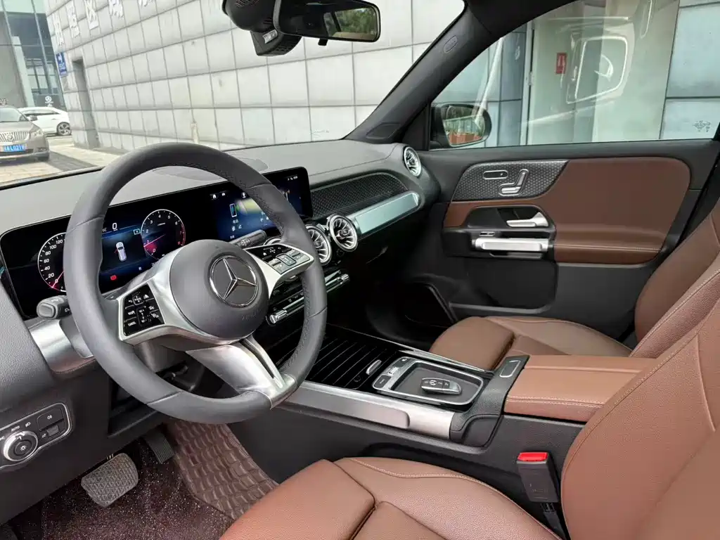 Mercedes-Benz GLB — миниатюра 35