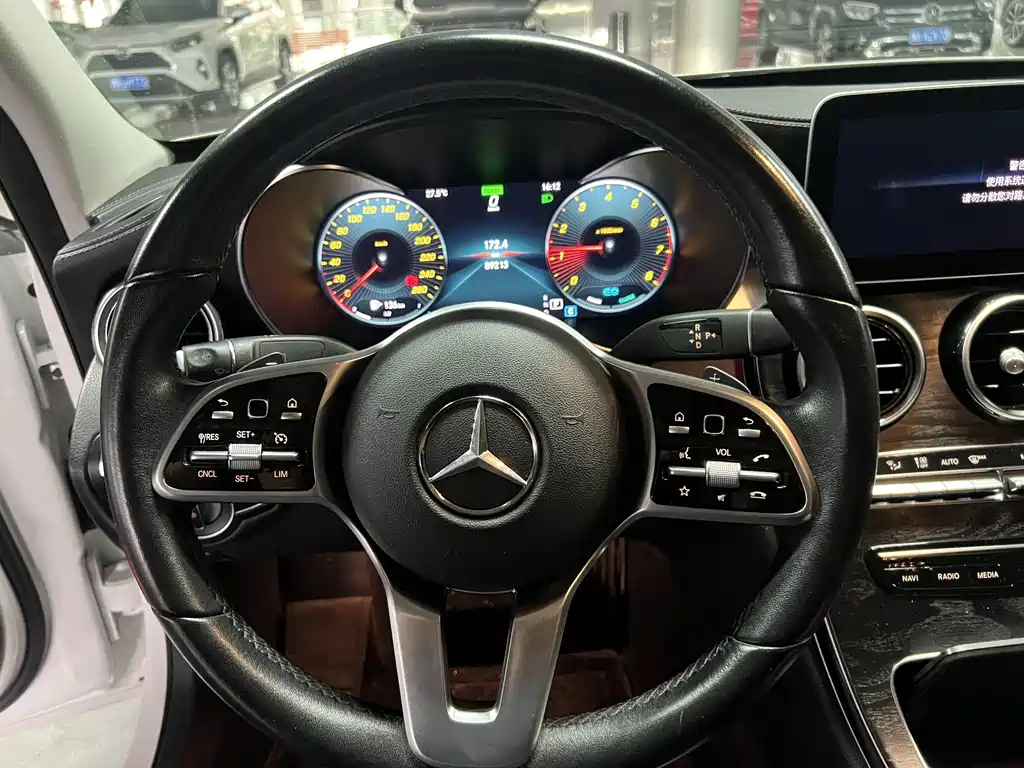 Mercedes-Benz C-Class — миниатюра 6