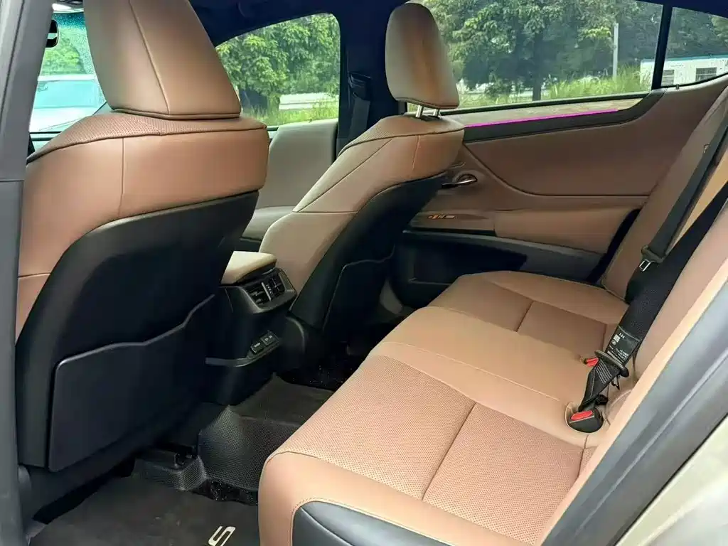 Lexus ES — миниатюра 9